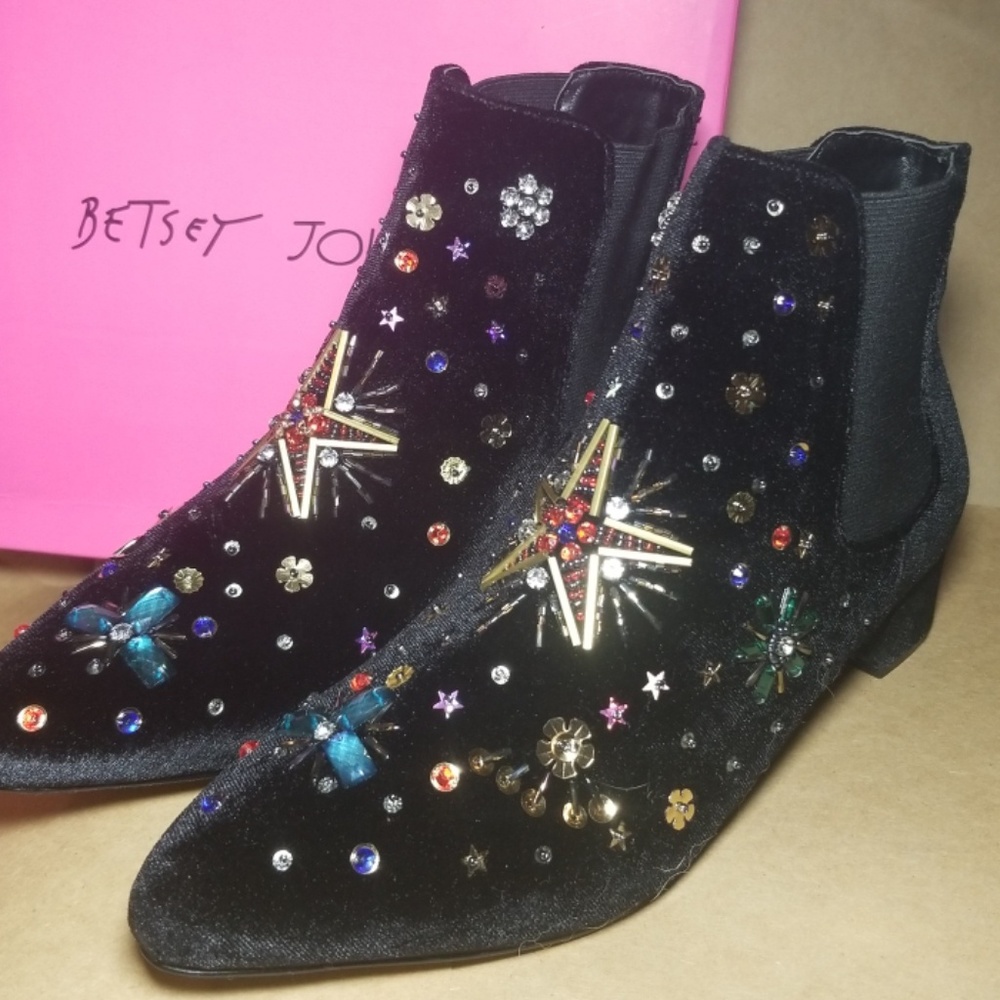 Betsey Johnson ankle booties - Picture 2 of 8